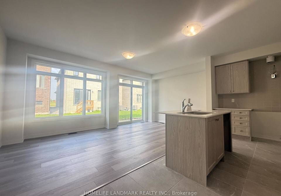 3032-sideline-16-pickering-ontario-e12241373