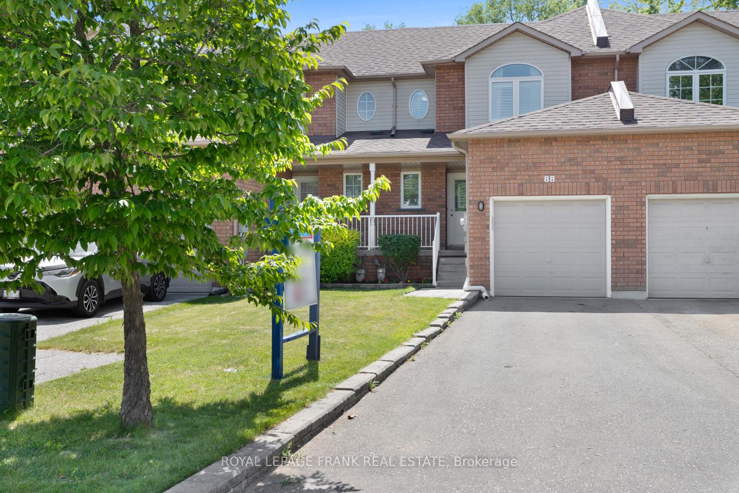88-richfield-square-clarington-ontario-e12241592