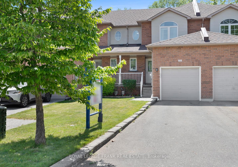 88-richfield-square-clarington-ontario-e12241592