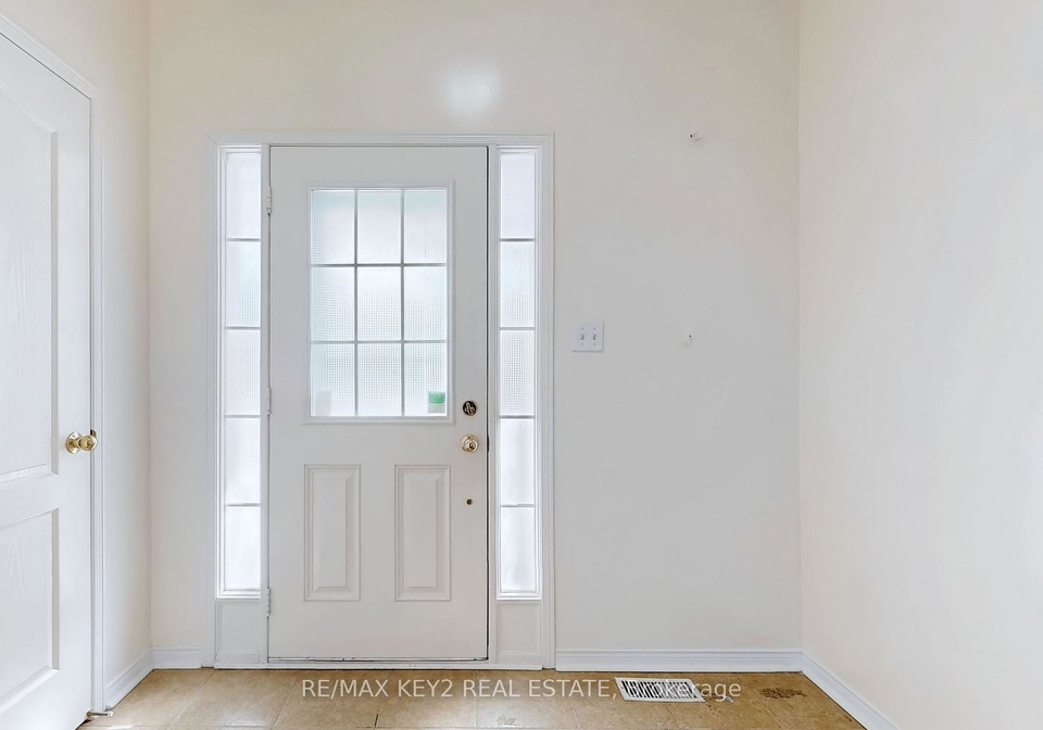 47-decourcy-ireland-circle-ajax-ontario-e12241660