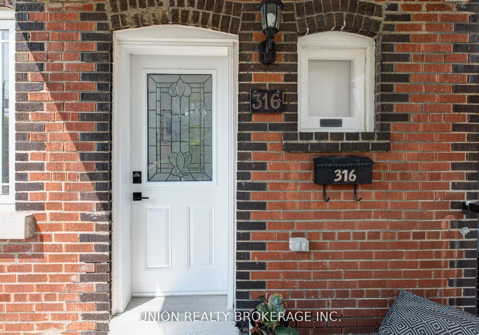 316-westlake-avenue-east-york-ontario-e12242411