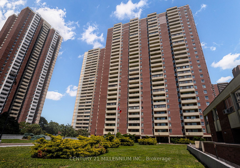 5-massey-square-east-york-ontario-e12242906