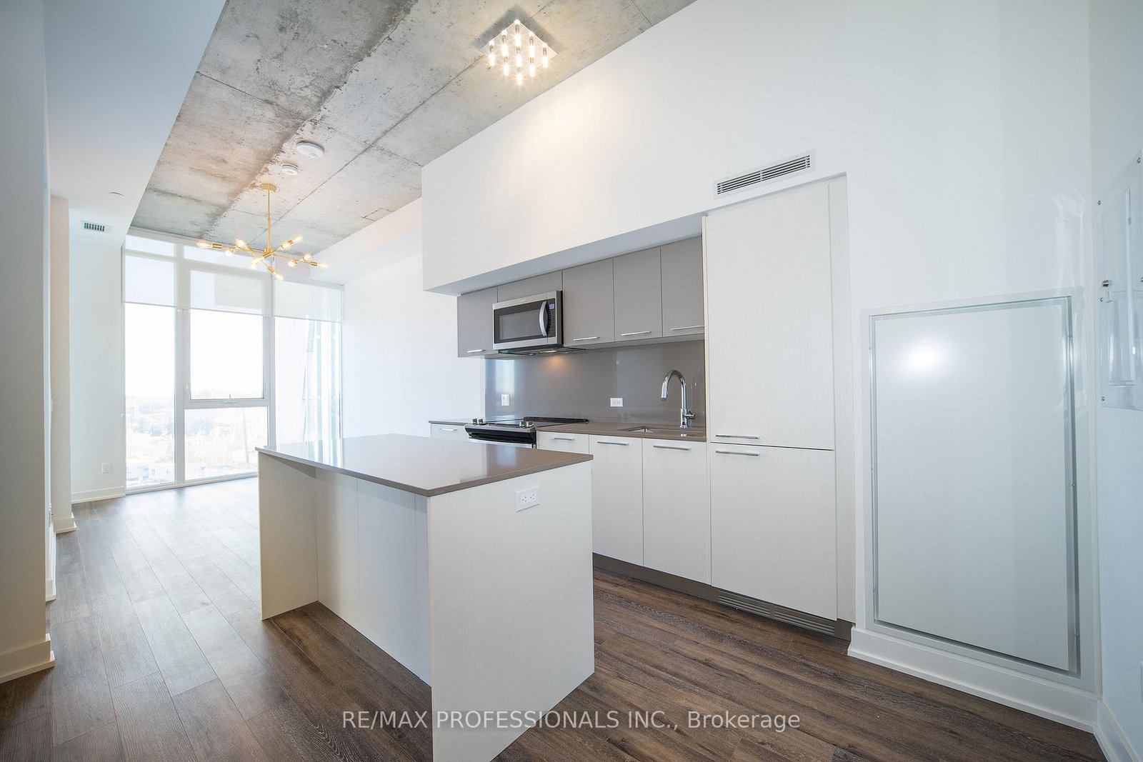 15-baseball-place-toronto-ontario-e12243410