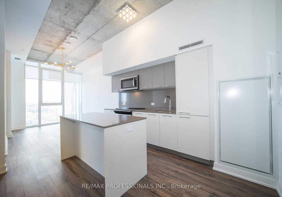 15-baseball-place-toronto-ontario-e12243410