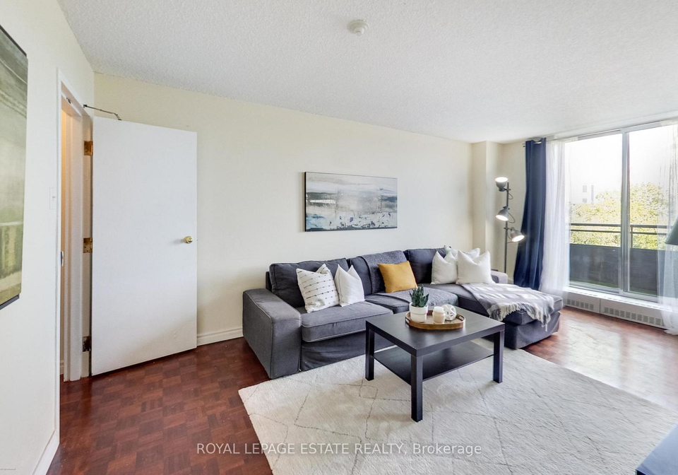 1071-woodbine-avenue-east-york-ontario-e12243463