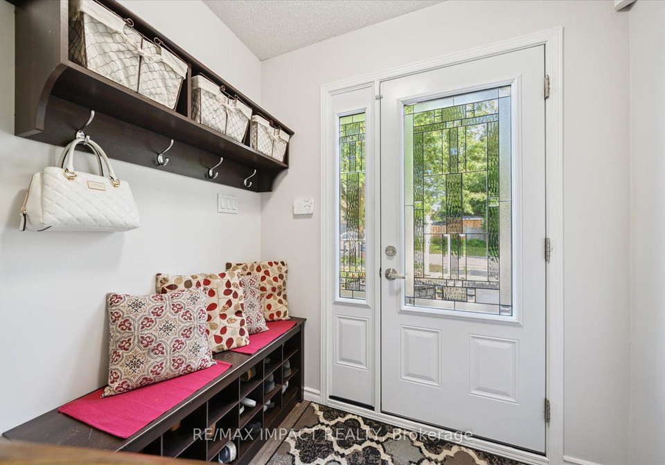 7-farncomb-crescent-clarington-ontario-e12243911