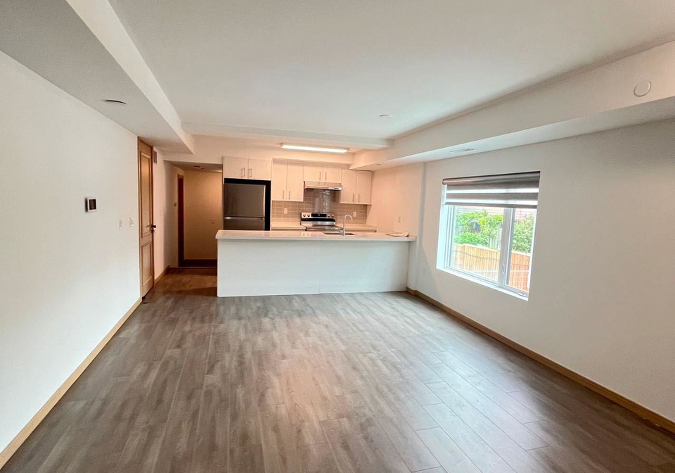 60-morecambe-gate-scarborough-ontario-e12245270