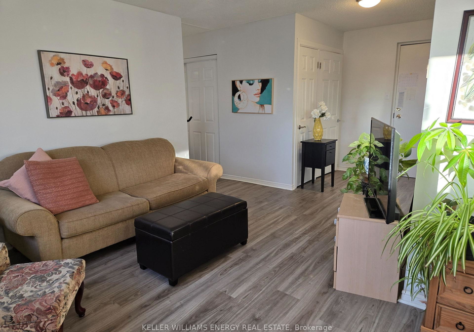 576-mary-street-e-whitby-ontario-e12245396
