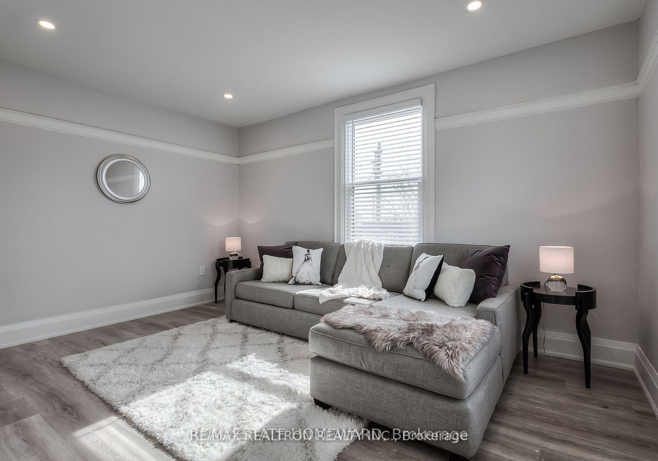 1492-dundas-street-e-toronto-ontario-e12245849