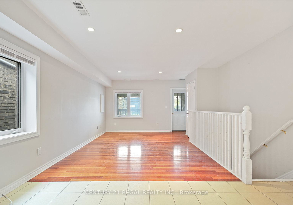1117-queen-street-e-toronto-ontario-e12246016
