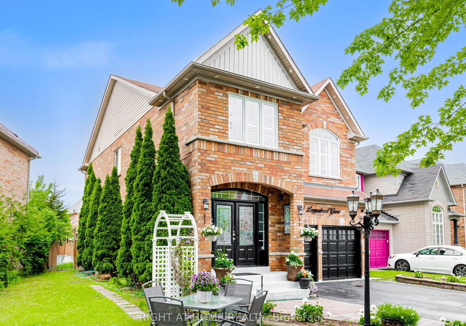 34-loggerhead-grove-scarborough-ontario-e12246053