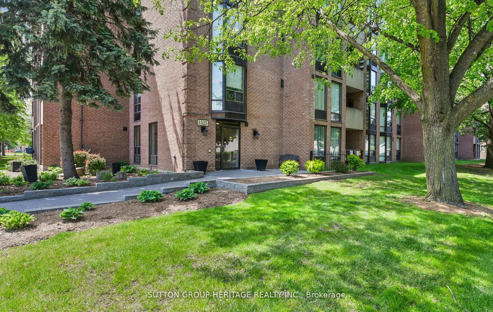1525-diefenbaker-court-pickering-ontario-e12246803