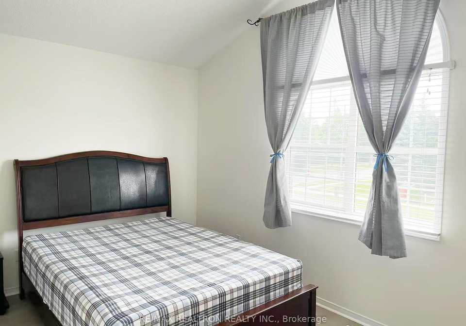 4-twin-streams-road-whitby-ontario-e12246948