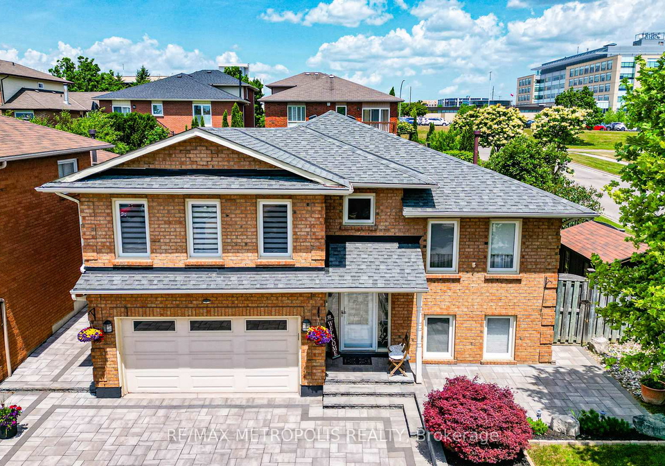 26-limestone-crescent-whitby-ontario-e12246967