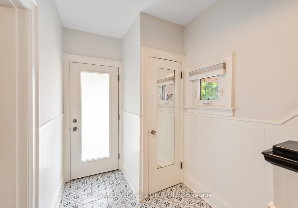 256-mortimer-avenue-east-york-ontario-e12247335