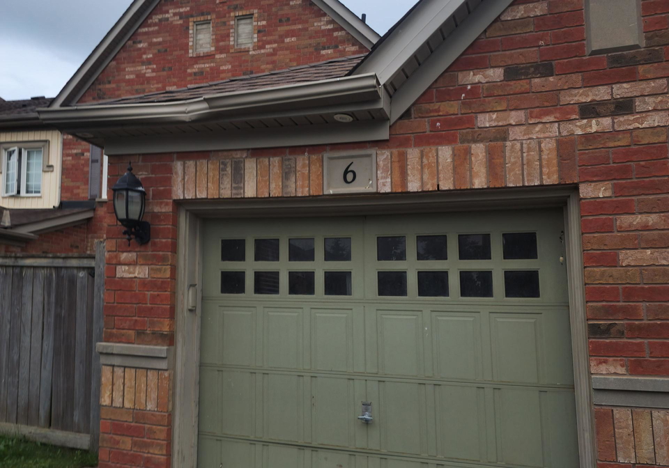 6-hinchcliff-gate-ajax-ontario-e12248538