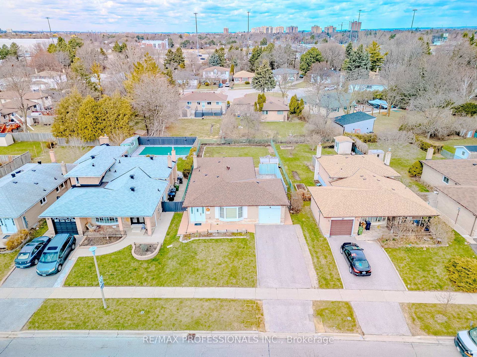 184-oakmeadow-boulevard-scarborough-ontario-e12249039