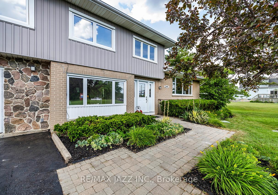 2144-highway-2-clarington-ontario-e12249203