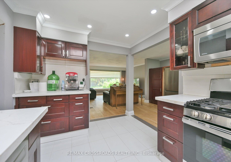 2-eastpark-boulevard-scarborough-ontario-e12251247