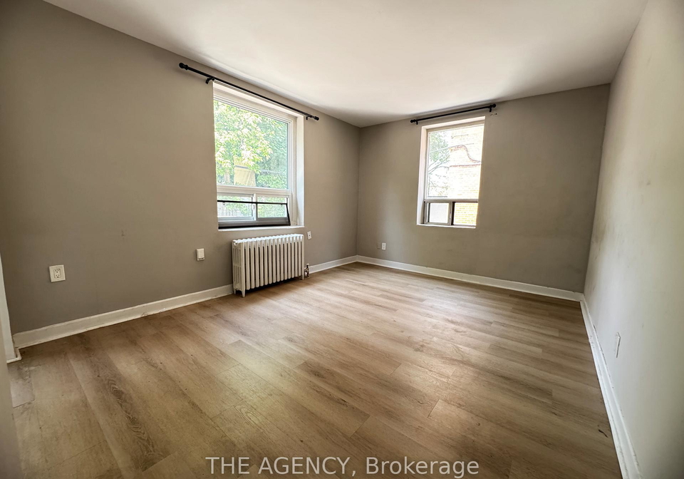 852-broadview-avenue-east-york-ontario-e12252345