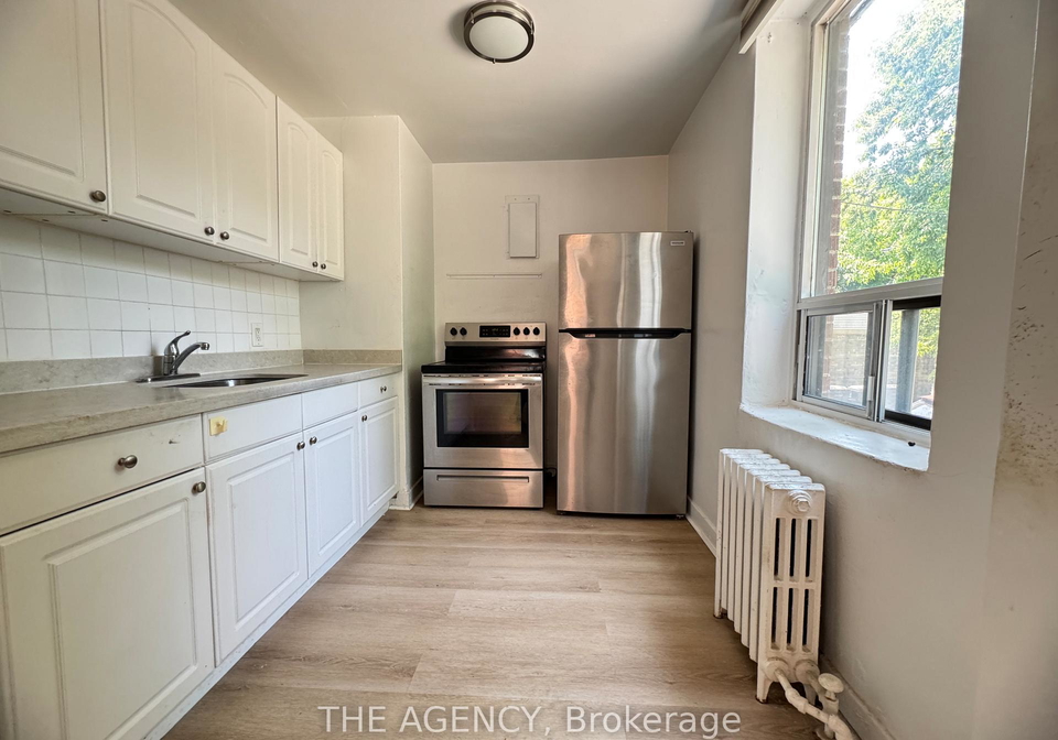 852-broadview-avenue-east-york-ontario-e12252345