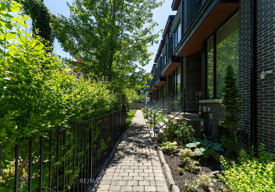 837-broadview-avenue-east-york-ontario-e12252685
