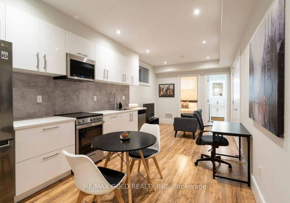 91-cadorna-avenue-east-york-ontario-e12253083