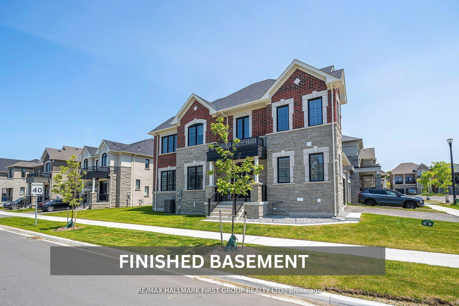1492-hawktail-path-pickering-ontario-e12253087