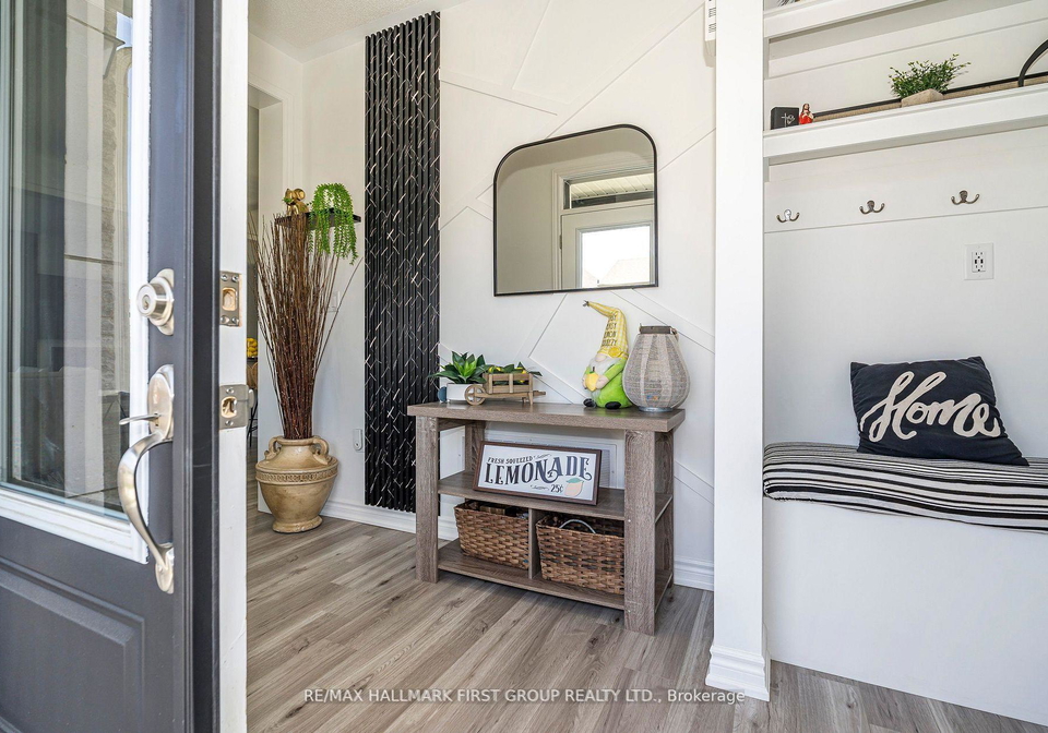 1492-hawktail-path-pickering-ontario-e12253087