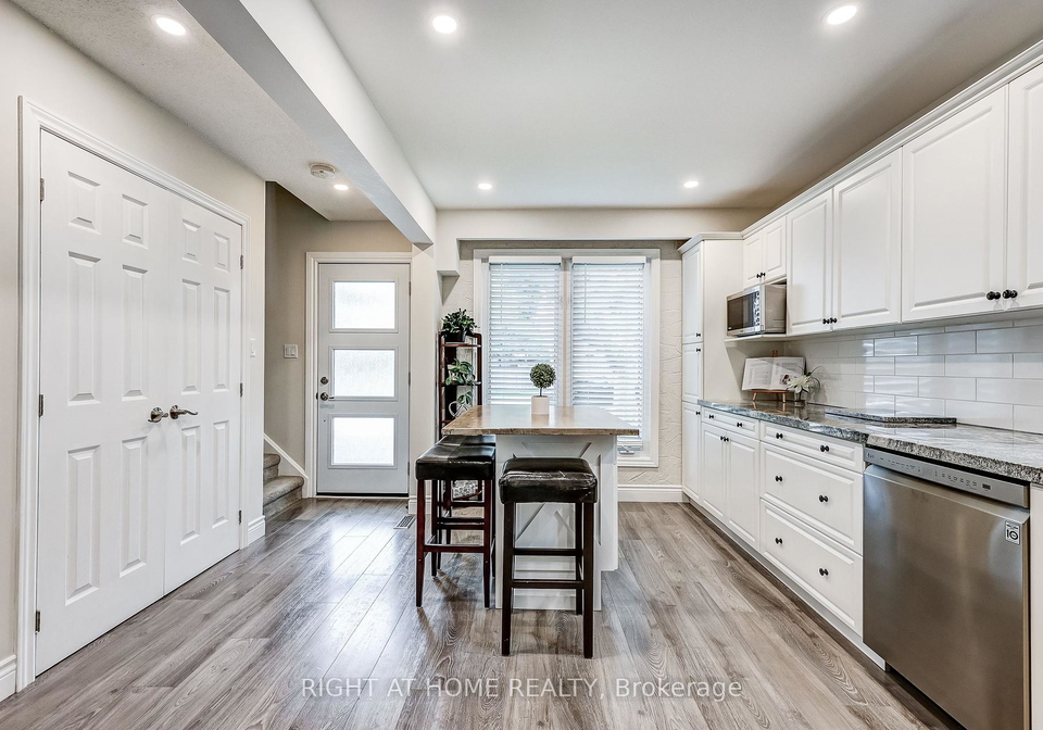 8-doreen-crescent-clarington-ontario-e12254959