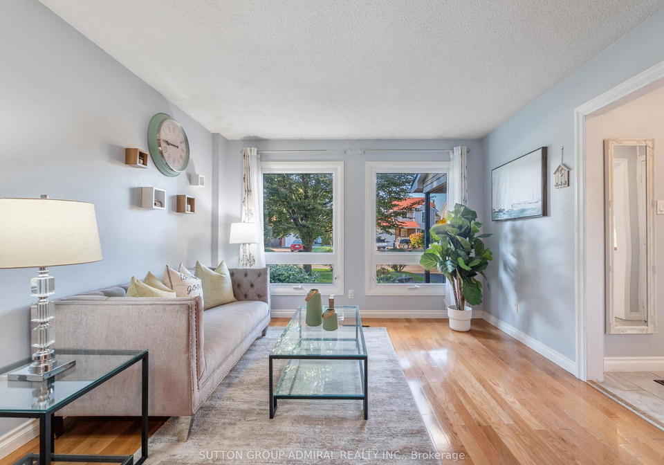 3-panter-crescent-ajax-ontario-e12255295