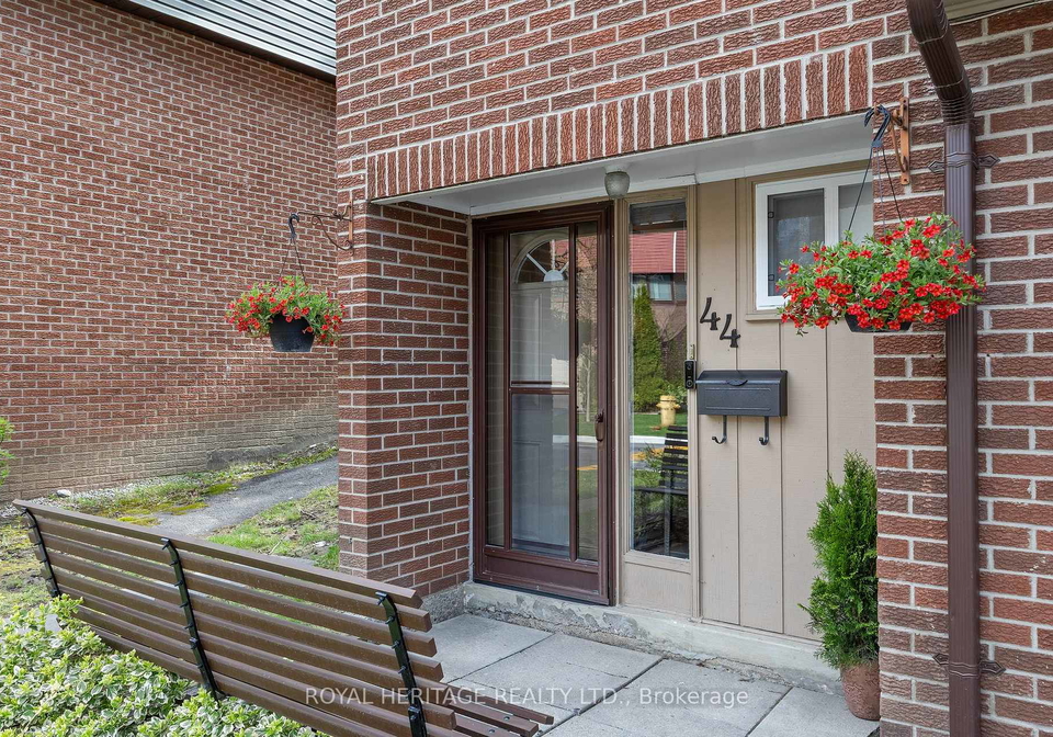 1310-fieldlight-boulevard-pickering-ontario-e12257046