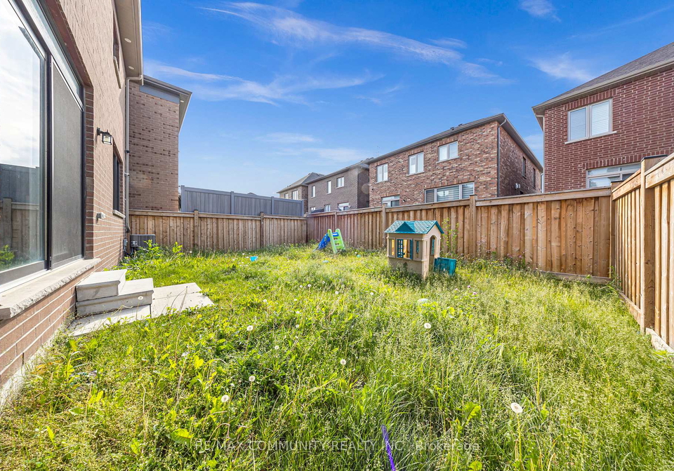 1064-orenda-street-pickering-ontario-e12257511