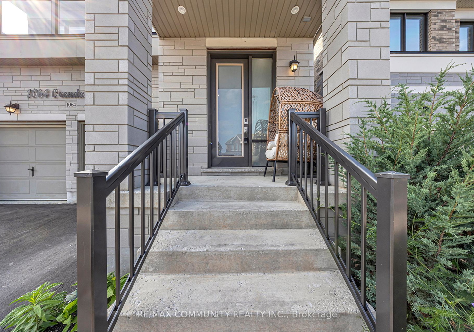 1064-orenda-street-pickering-ontario-e12257511
