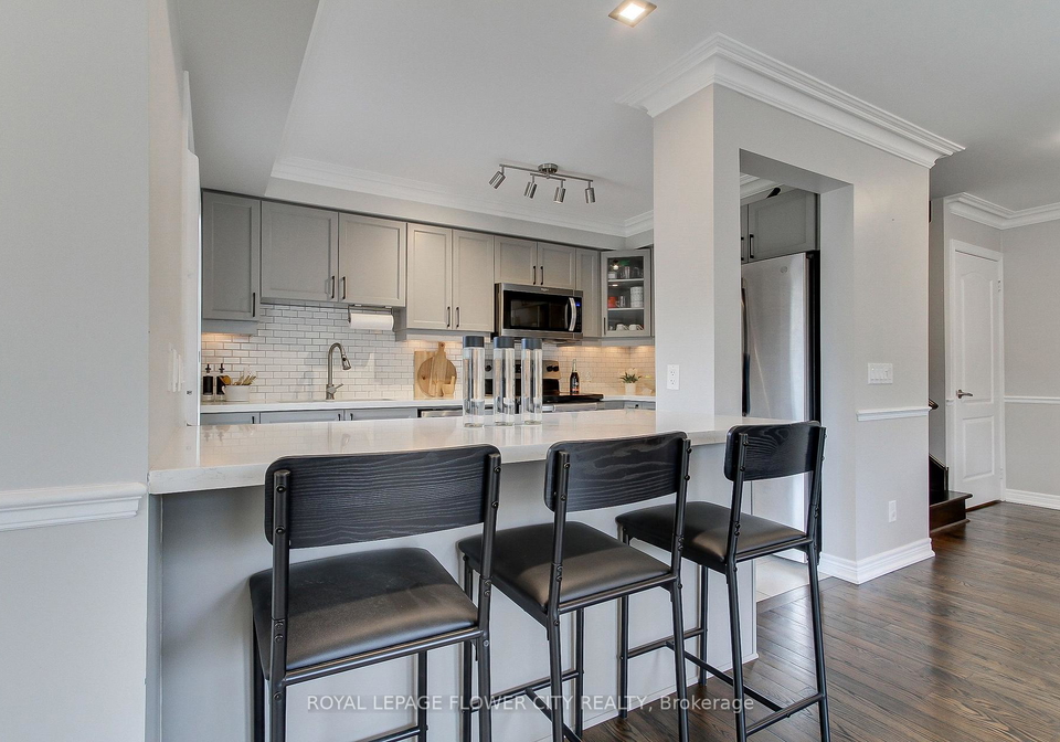 2-lander-crescent-clarington-ontario-e12258588