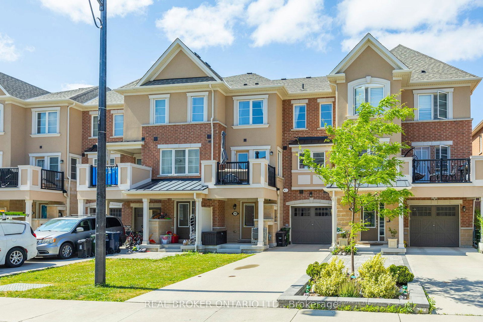 18-fusilier-drive-scarborough-ontario-e12259304