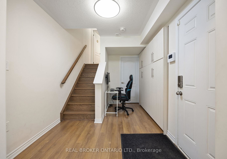 18-fusilier-drive-scarborough-ontario-e12259304