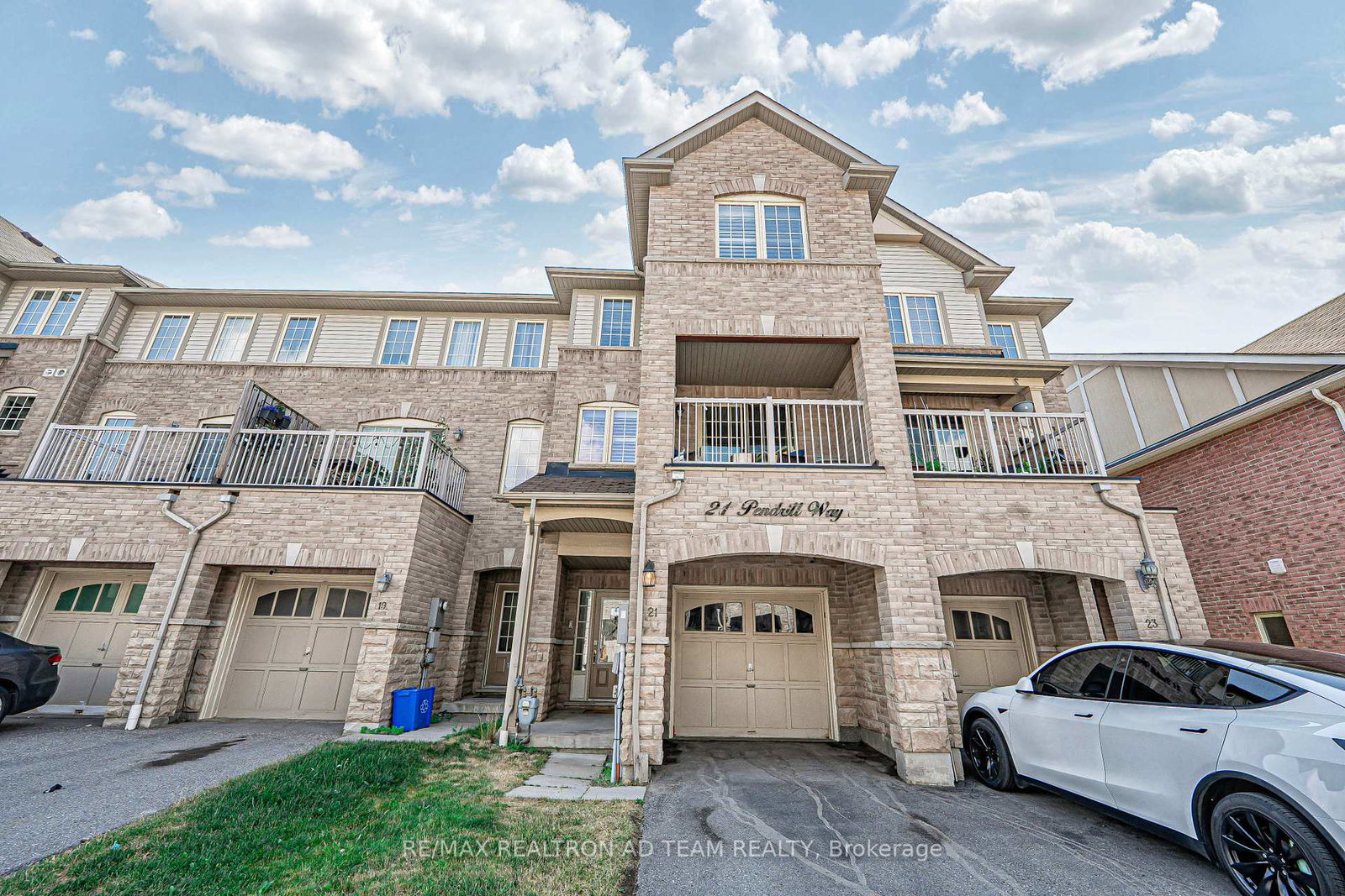 21-pendrill-way-ajax-ontario-e12259686