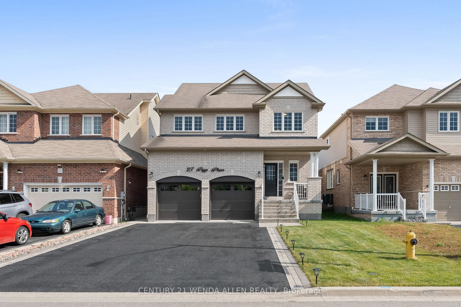 27-page-place-clarington-ontario-e12259827