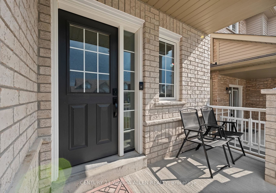 27-page-place-clarington-ontario-e12259827
