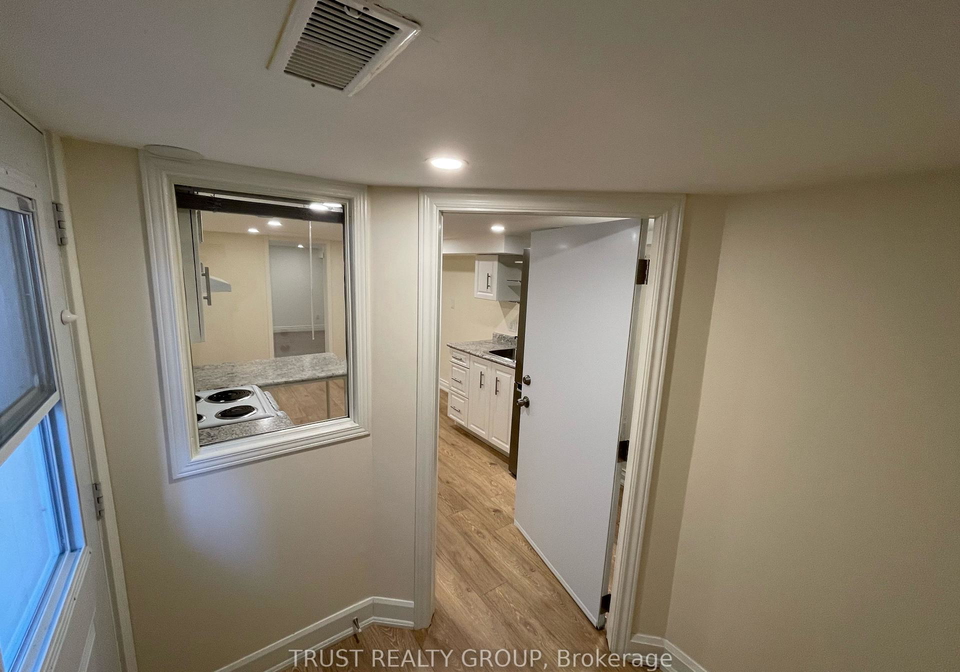 990-cosburn-avenue-east-york-ontario-e12264899