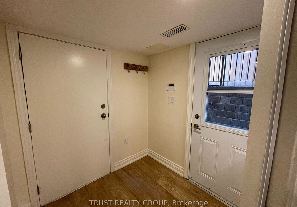 990-cosburn-avenue-east-york-ontario-e12264899