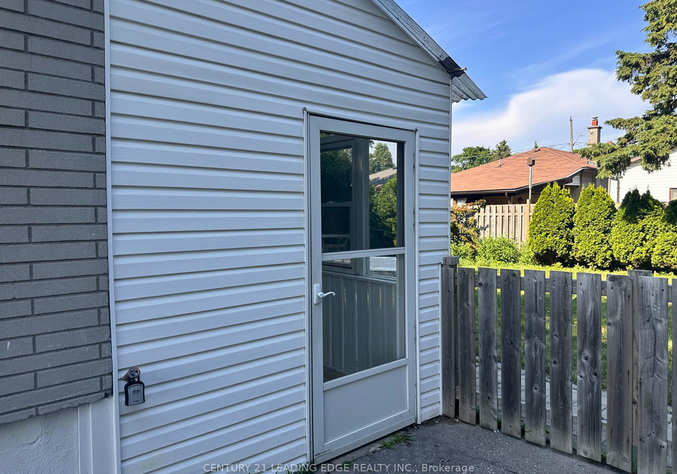 925-annes-street-whitby-ontario-e12266217