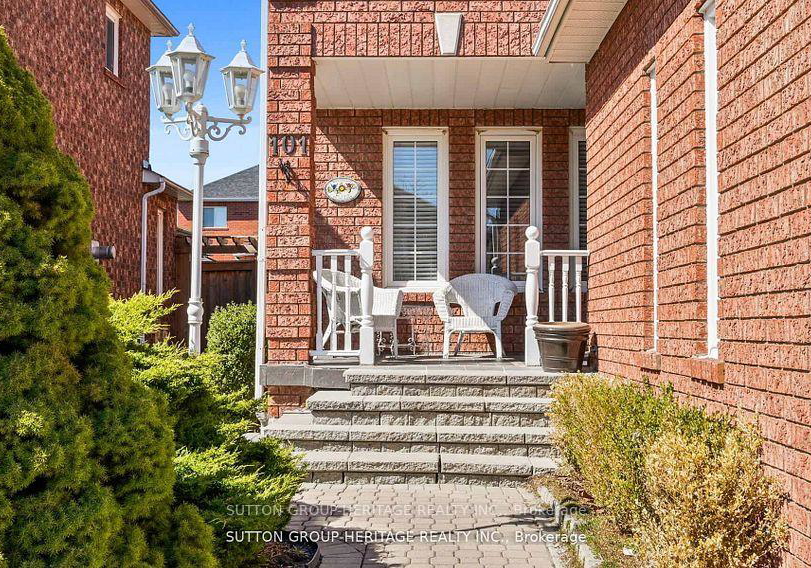 101-parnell-crescent-whitby-ontario-e12266832