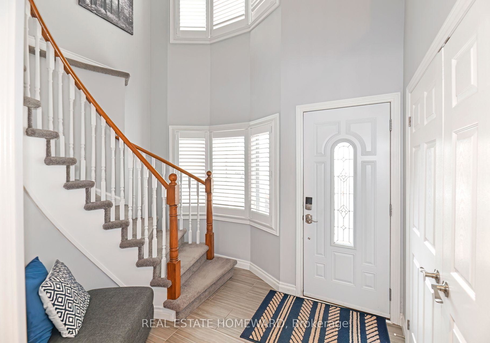 640-chiron-crescent-pickering-ontario-e12267578