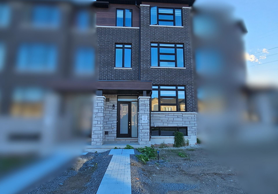 2752-peter-matthews-drive-pickering-ontario-e12267672