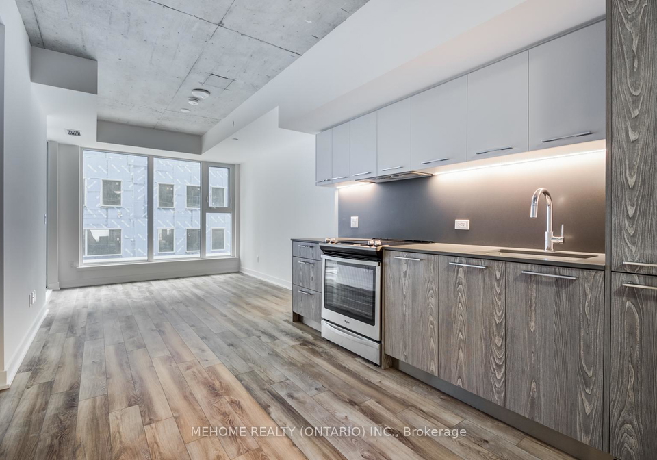 30-baseball-place-toronto-ontario-e12268350