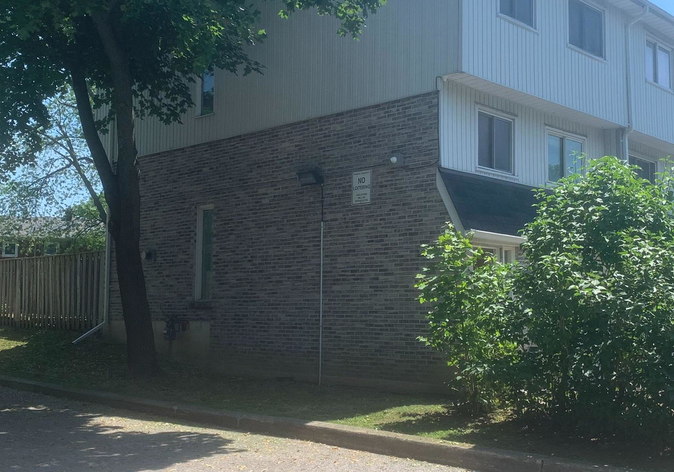 1975-rosefield-road-pickering-ontario-e12268808