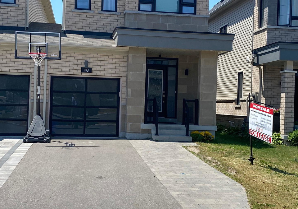 18-larkin-lane-n-clarington-ontario-e12268909