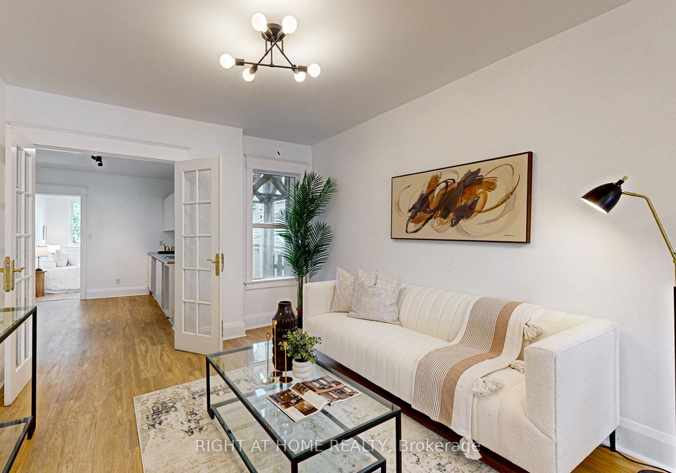 1055-woodbine-avenue-east-york-ontario-e12269018